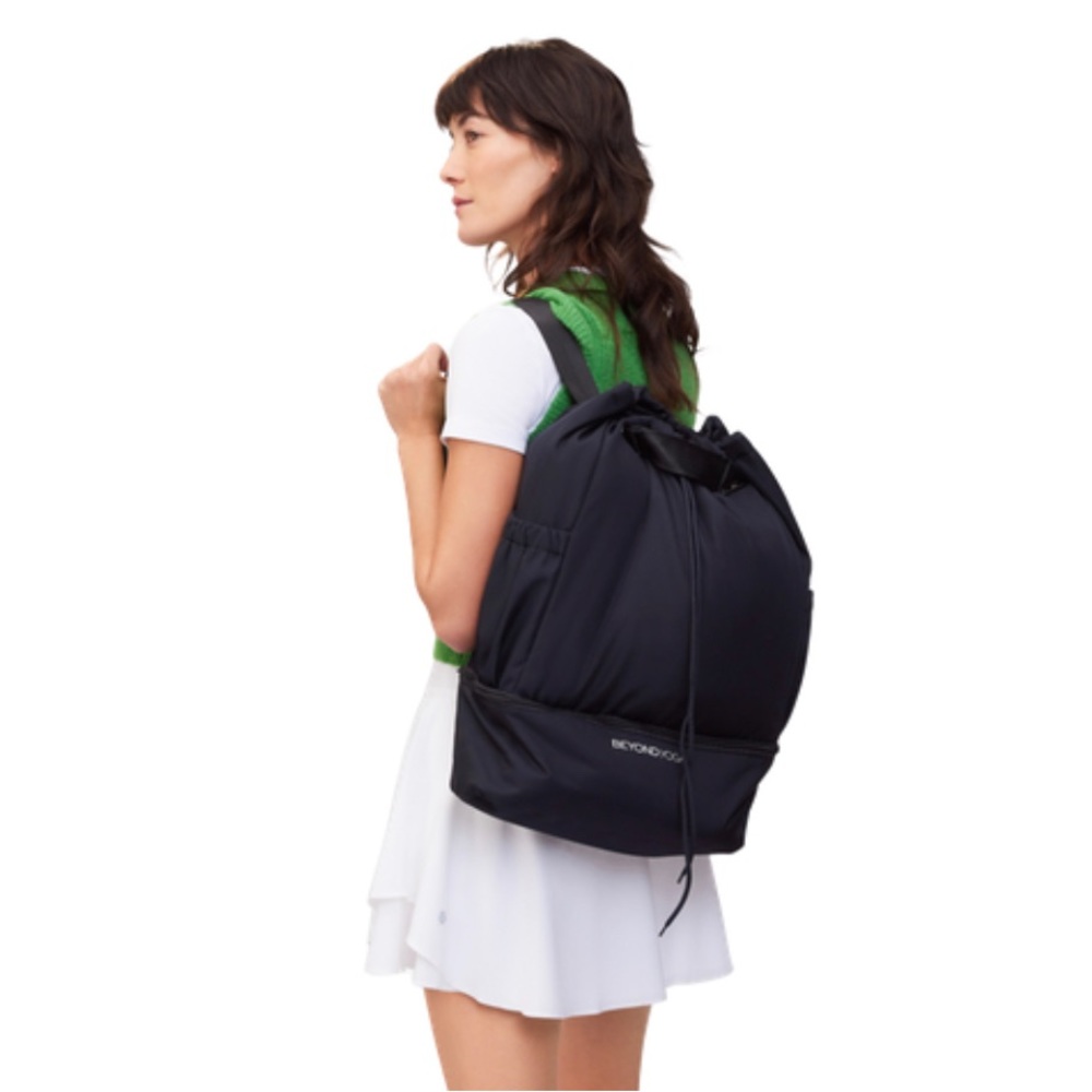 NEW BEYOND YOGA Convertible Gym Bag - Black